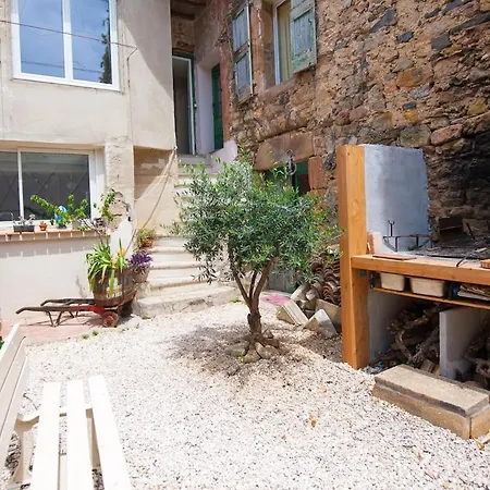 Old Wine Storehouse And Its Outbuilding * Gabian